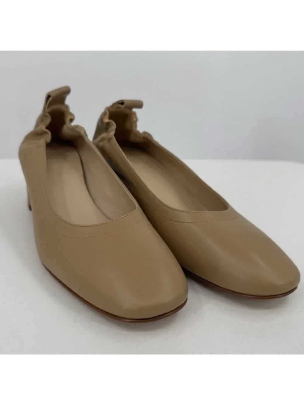 Everlane Italian Leather Day Heel Light Taupe 6.5 Women's Elastic Back Comfort